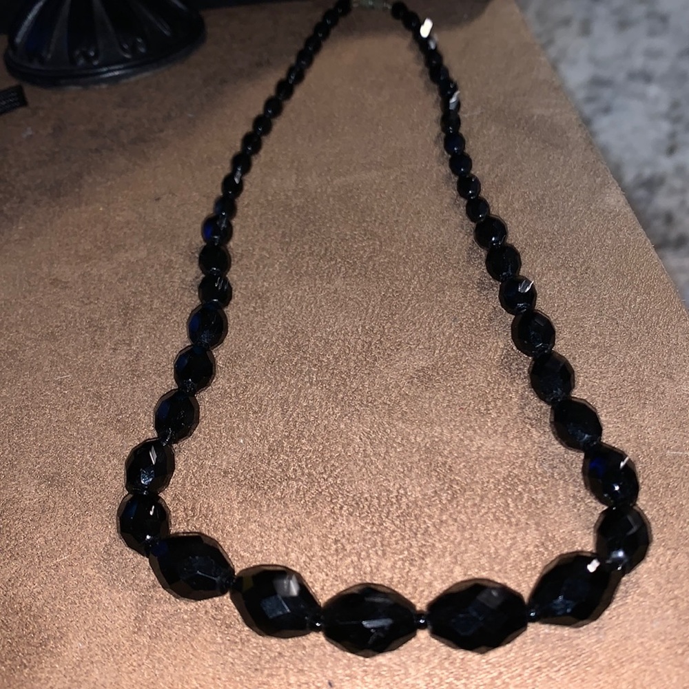 Beautiful Vintage Black Faceted Graduating Bead Necklace - Picture 1 of 3